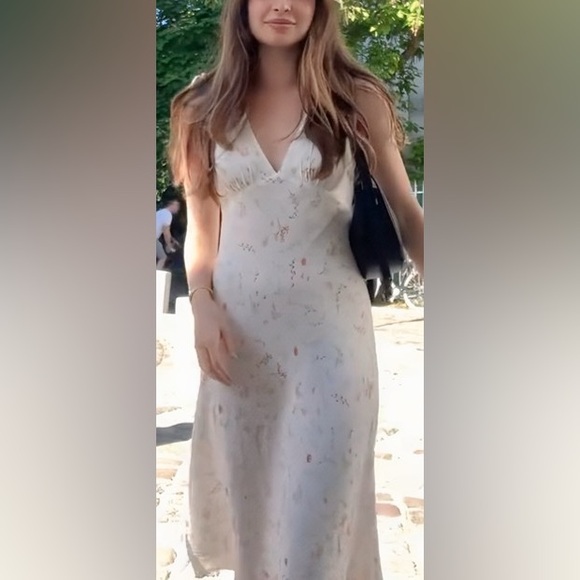 Sold! Aritzia Wilfred Orchestra Dress - Picture 4 of 6